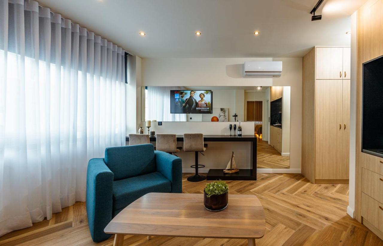 Апартаменты Triple A - 3 Squares - Free Parking! Афины Экстерьер фото