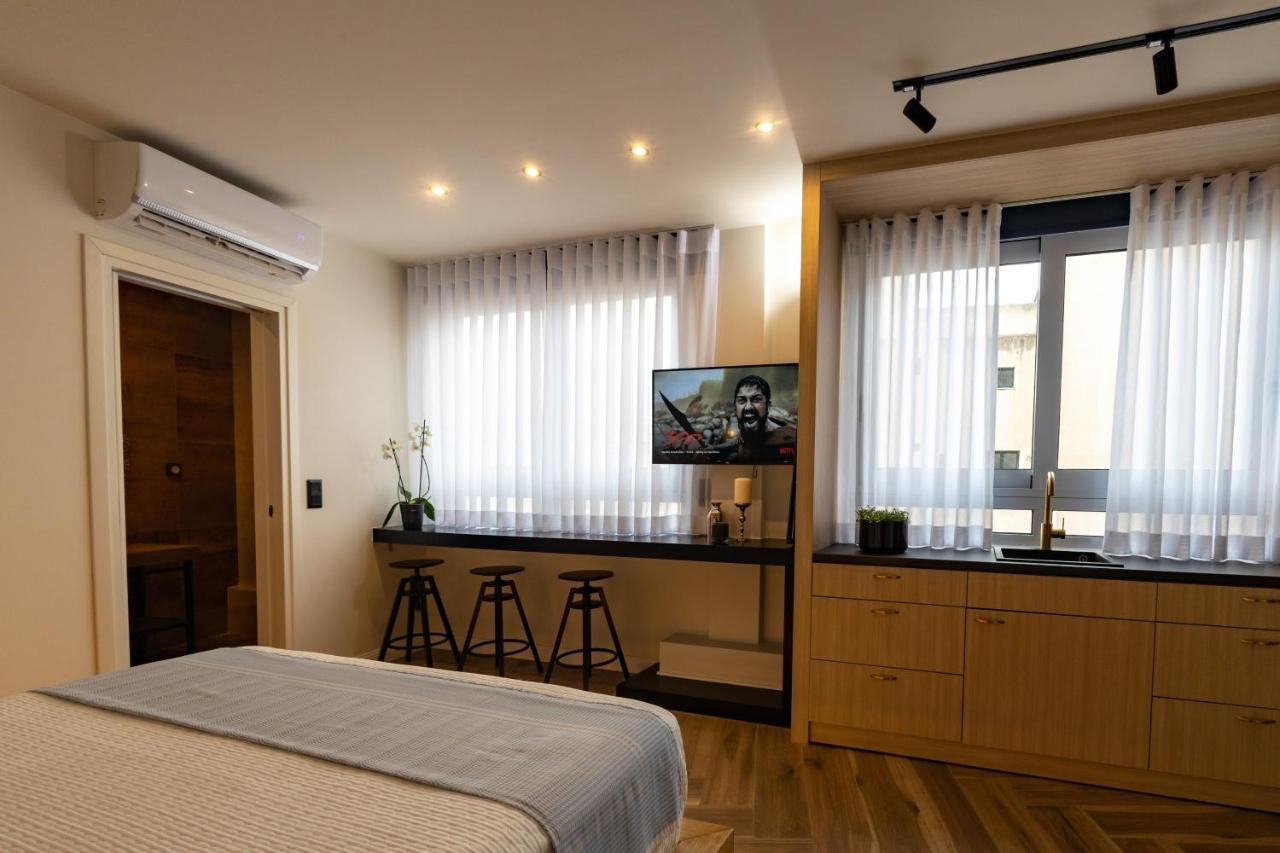 Апартаменты Triple A - 3 Squares - Free Parking! Афины Экстерьер фото